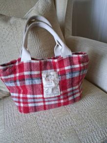 Stunning Avoca Wool Bag in Excellent condition