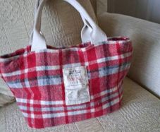 Stunning Avoca Wool Bag in Excellent condition