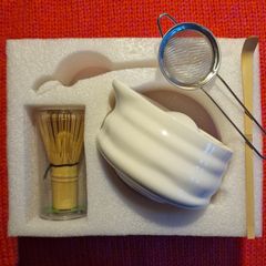 Ceramic Matcha Bowl and Whisk Set (please note that it does not come with a box)