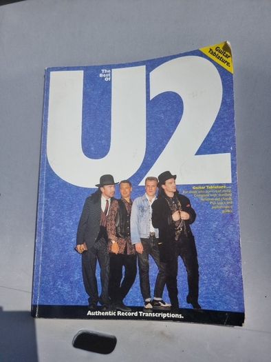 The Best Of U2 (Guitar Tab, Bass Guitar Tab, with chord symbols / Artist Songbook)  by U2 (Artist)
