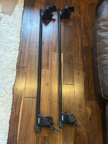 Thule 127cm square roof bars x 2 with fittings