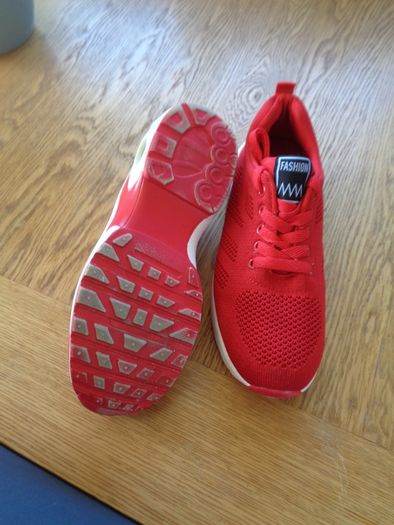 Ladies Casual Athletic Shoes for Sale