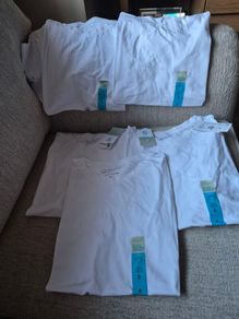 5 white tshirts