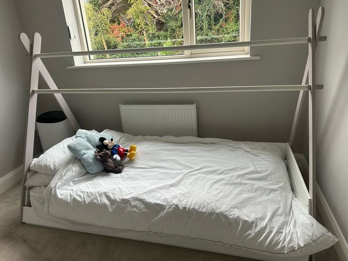 Kids bed