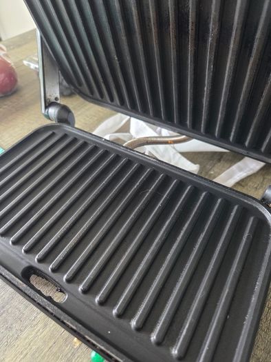 Electric grill