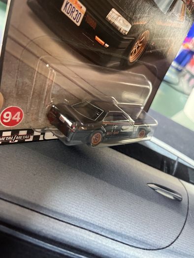 Hot wheels Premium Nissan Skyline RS Kdr30