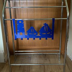 Towel rack