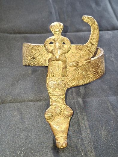 Rare Bronze Genuine Antique Arm Bracelet, Protectors of Family and Culture, Snakes are ambivalent, representing both day, light, good, but also symbolizing the Forces of Darkness, Evil, and Witchcraft Sorcery.
