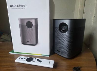 Xgimi Halo + portable protector