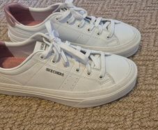 sketchers Selene size 7