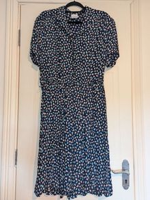 Beautiful floral midi dress from Eastex