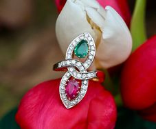 Vintage 1960/70s 'Toi et Moi' Emerald, Ruby & Diamond Ring