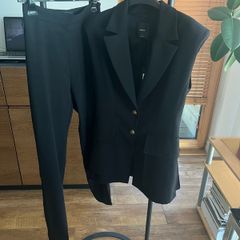 Pinko black suit with cigarette trousers and tailored gilet
