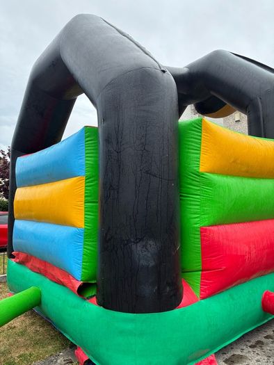 Bouncy castle 15ft