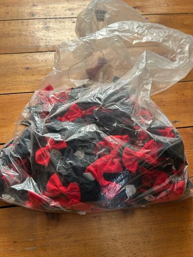 200 + new bow ties/dicky bows on elastic fancy dress party events