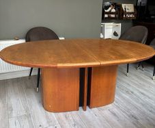 extendable dining table