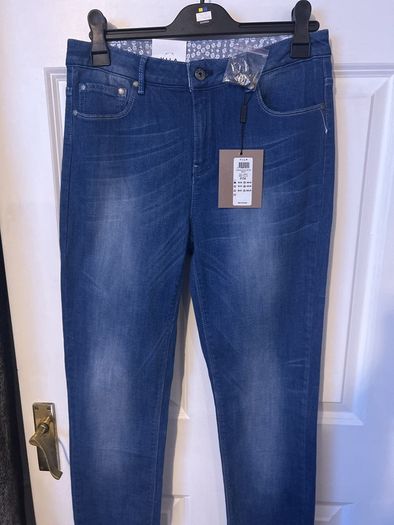 New villa jeans RRP E60