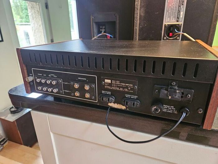 Sansui AU-101