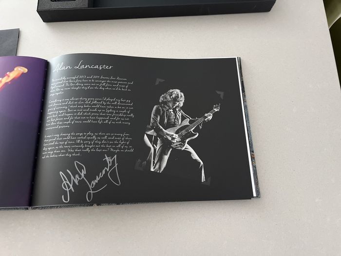 SIGNED:Status Quo - Farewell Frantic Four. Limited edition 91 of 750