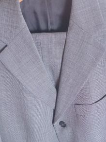 PRICE DROP "Magee", Mens Grey suit Size 40/35 Regular in perfect condition, PRICE DROP