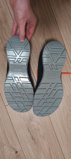 Safety shoes