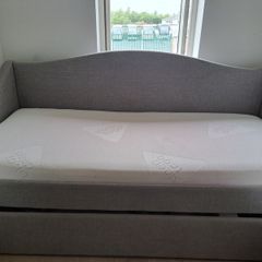 Day bed with pull out and 2 mattresses