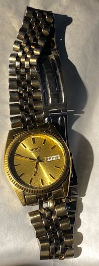 mans watch  Seiko Quartz, Caliber 7N43 new battery fitted working