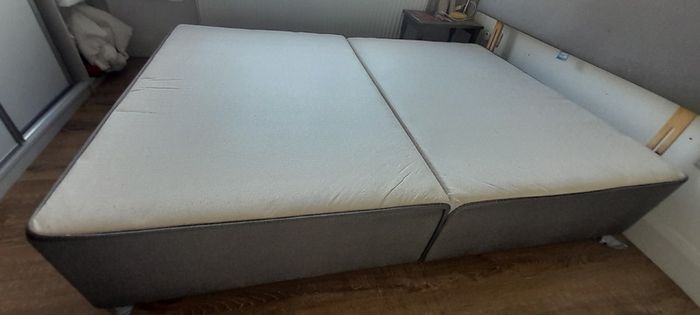 Double bedframe and headboard