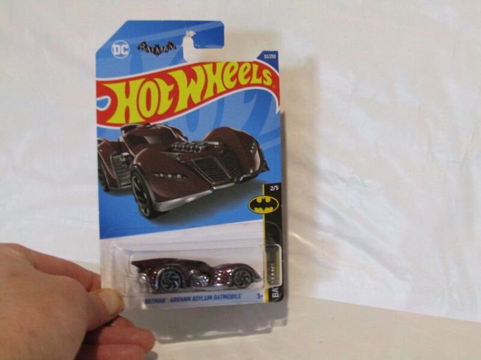 Hot Wheels Arkham Knight Batmobile Long Card Diecast Car Brand New Sealed