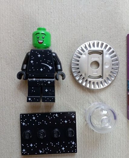 LEGO Alien UFO minifigurine