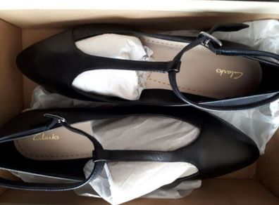 New clarkes flat shoes in box