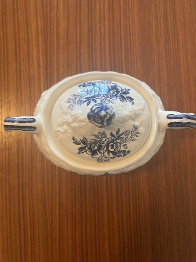Mason "Ascot in Oak/Hanging Basket" Vintage China Lidded Sugar Bowl