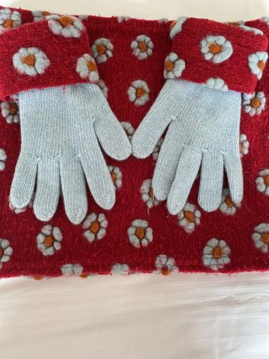 Scarf/Gloves Set