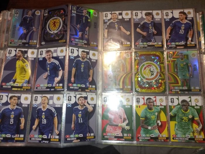 Panini World Cup 2026 binder almost full + extra cards