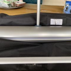 2 table top stands