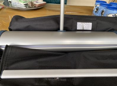 2 table top stands