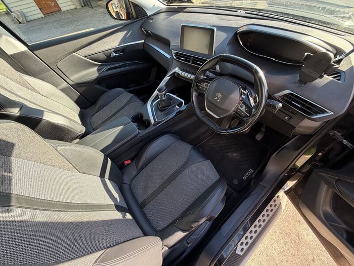 Peugeot 5008: Price Drop! 1k off! Only 110k km!