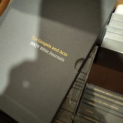 NKJV Bible Journals - The Gospels and Acts Box Set: Holy Bible, New King James Version  on3n3ss