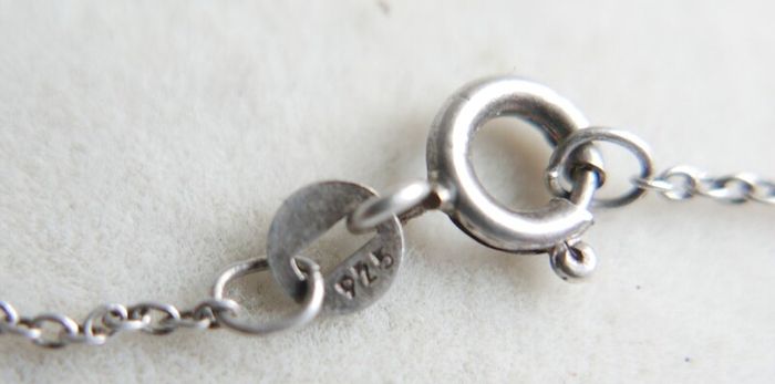 Vintage Sterling Silver 18 Pendant Necklace length 17" - 2g