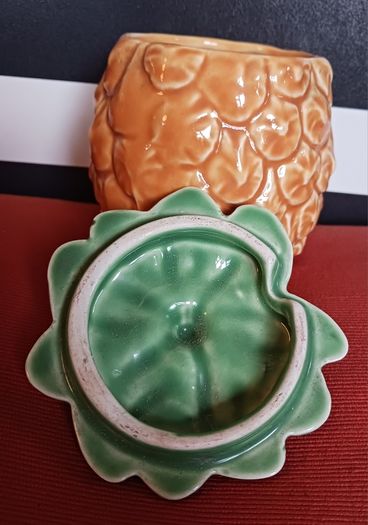 Sylvac, pineapple sugar pot with lid