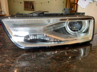 Audi Q3 xenon headlamp