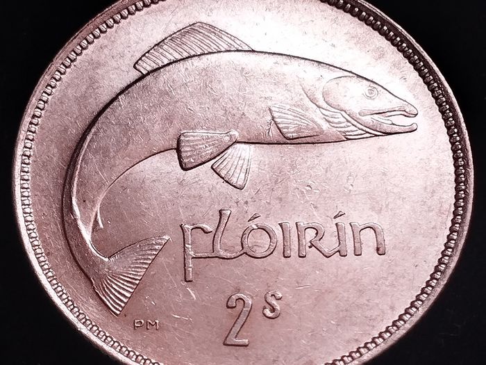 #869 - Ireland - 1940 - Silver Florin - Scratches - KM.15