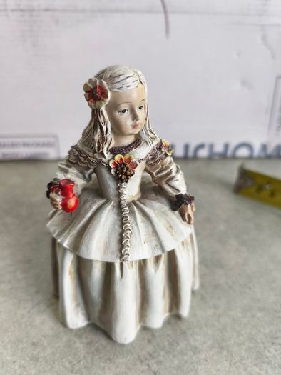 Figura menina by Giordano de Pangano