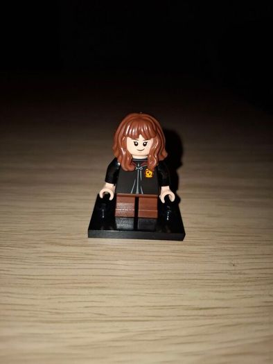 A mix of Lego Harry Potter Minifigures