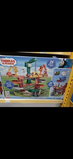 Thomas the tank everything! train sets, engines, tracks, carriages.. New Value is more than e1000.