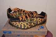 Brand New Women's Brooks Mach 13 size 7.5
