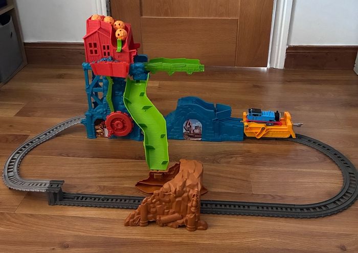 Thomas and Friends Collapsing Cave Set
