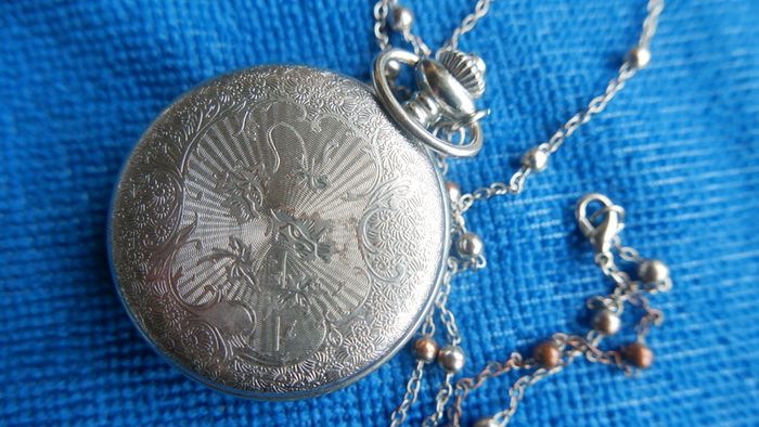 Vintage Smooth Quartz Pocket Watch