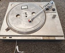 Sony PS-T22 automatic/direct-drive turntable,1970s