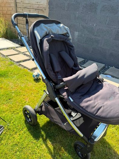 Mamas & Papas Flip3 Travel System Stroller  and Carrycot